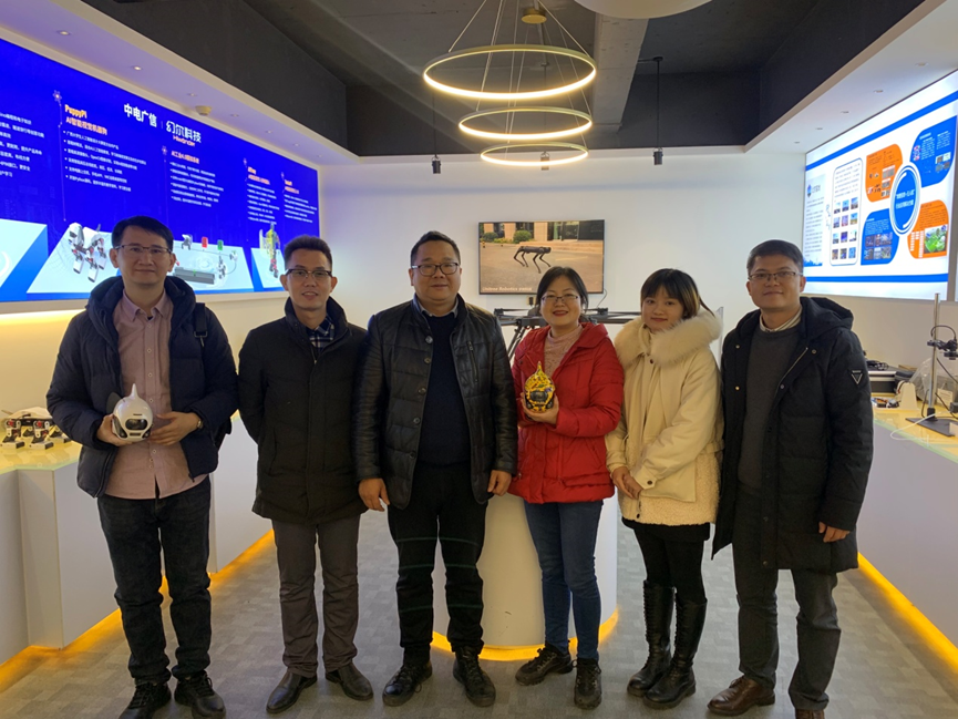 熱烈歡迎南寧學(xué)院信息工程學(xué)院管衛(wèi)利副院長一行蒞臨我司指導(dǎo)工作