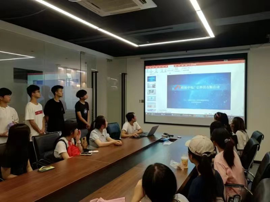 歡迎桂林旅游學(xué)院 旅游數(shù)據(jù)學(xué)院2022級(jí)人工智能專業(yè)同學(xué)們來(lái)我司開(kāi)展認(rèn)知實(shí)習(xí)活動(dòng)